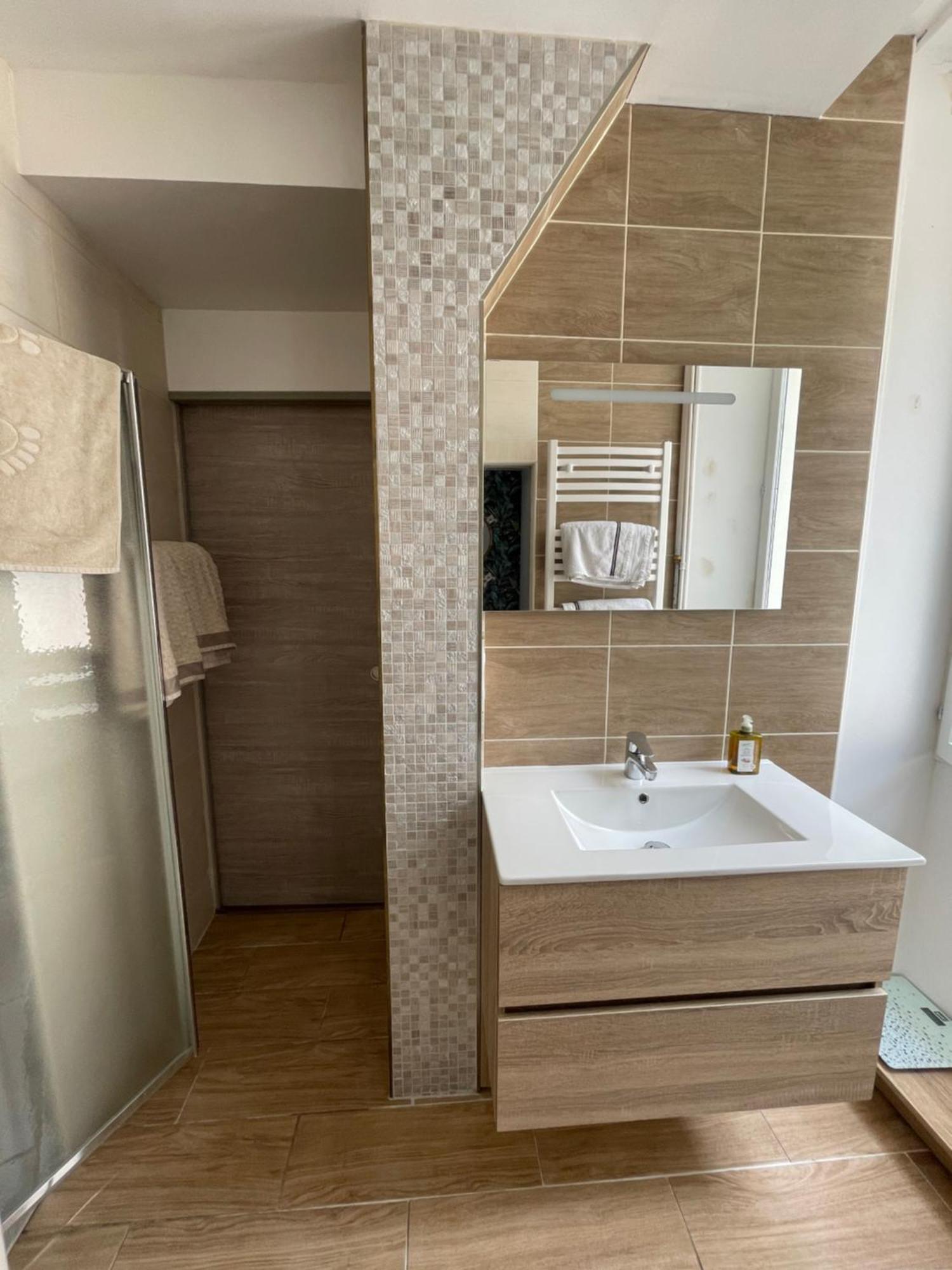Appartement Moderne Centre Ville, 5 Personnes, 65 M2 Semur-en-Auxois Exteriör bild