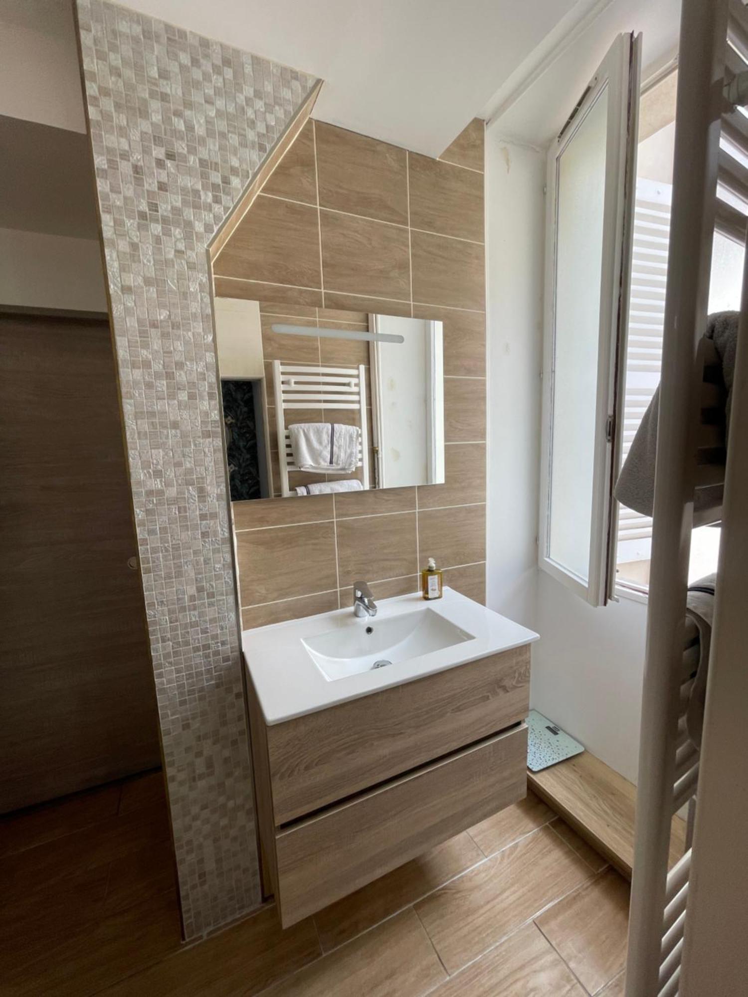 Appartement Moderne Centre Ville, 5 Personnes, 65 M2 Semur-en-Auxois Exteriör bild