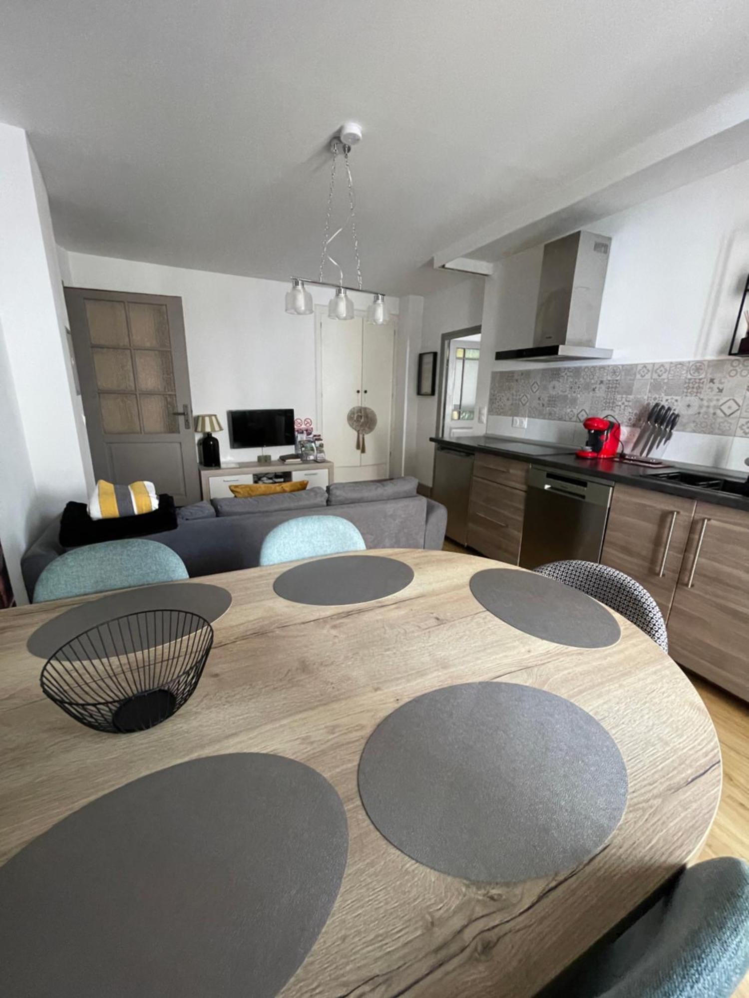 Appartement Moderne Centre Ville, 5 Personnes, 65 M2 Semur-en-Auxois Exteriör bild